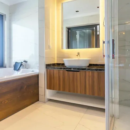 Oeluedeniz 4 Bedroom With Private Pool Hot Tub Villa *