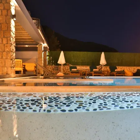 ölüdeniz 4 Bedroom With Private Pool Hot Tub Villa