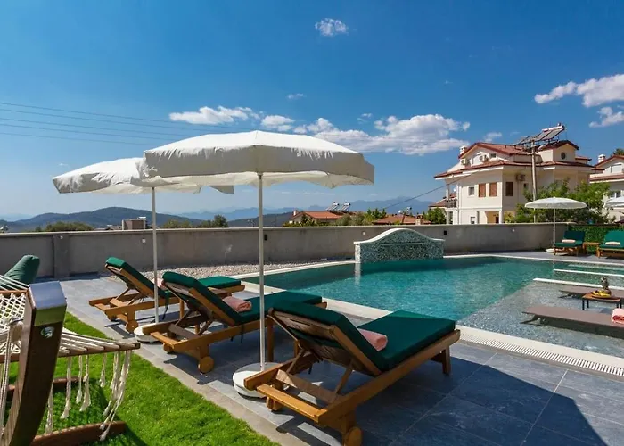 ölüdeniz 4 Bedroom With Private Pool Hot Tub Villa *