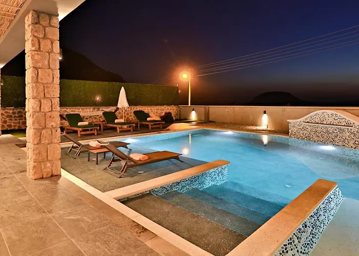 ölüdeniz 4 Bedroom With Private Pool Hot Tub * Fethiye