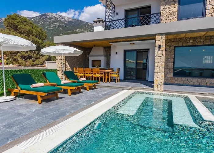 ölüdeniz 4 Bedroom With Private Pool Hot Tub Villa *
