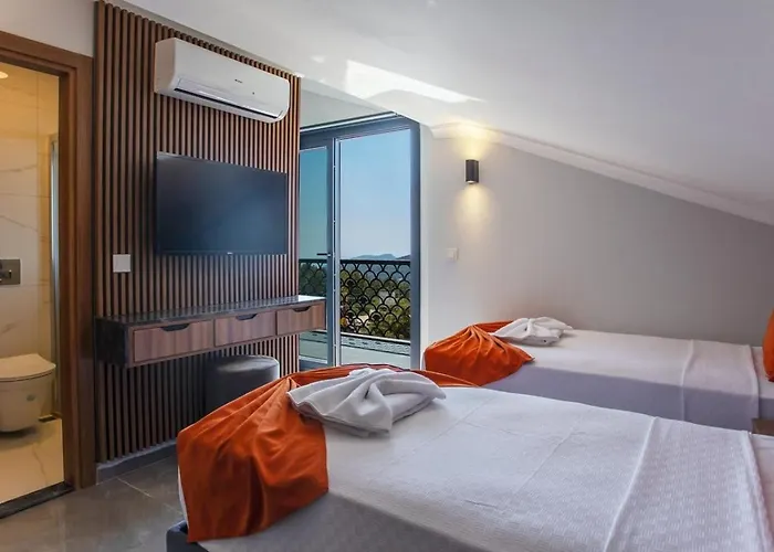 ölüdeniz 4 Bedroom With Private Pool Hot Tub *