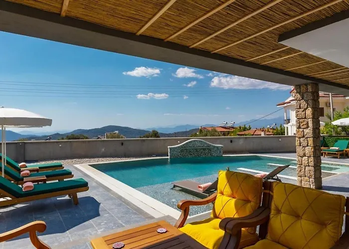 Oeluedeniz 4 Bedroom With Private Pool Hot Tub Villa Fethiye