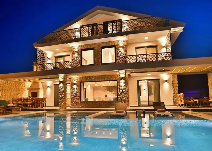 Oeluedeniz 4 Bedroom With Private Pool Hot Tub *