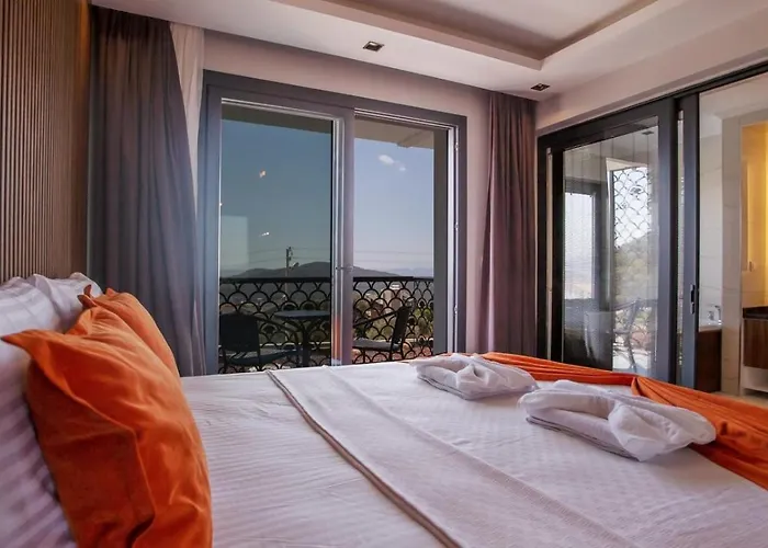 Oeluedeniz 4 Bedroom With Private Pool Hot Tub Vila *