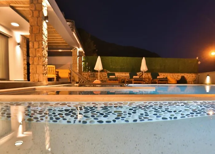 Oeluedeniz 4 Bedroom With Private Pool Hot Tub Villa