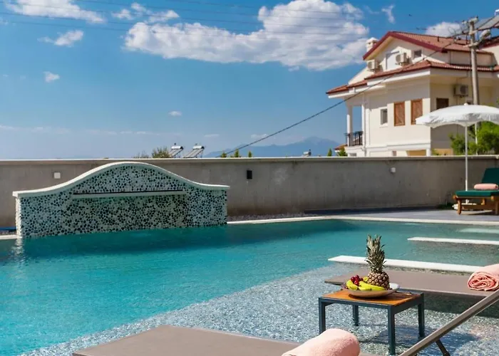 Oeluedeniz 4 Bedroom With Private Pool Hot Tub * Fethiye