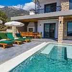 Oeluedeniz 4 Bedroom With Private Pool Hot Tub 别墅 *