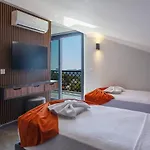 Oeluedeniz 4 Bedroom With Private Pool Hot Tub *