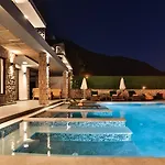 Oeluedeniz 4 Bedroom With Private Pool Hot Tub 别墅 *