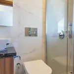 Oeluedeniz 4 Bedroom With Private Pool Hot Tub 别墅