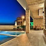 Oeluedeniz 4 Bedroom With Private Pool Hot Tub *