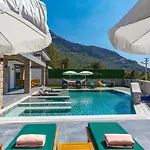 Villa Oeluedeniz 4 Bedroom With Private Pool Hot Tub *