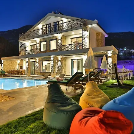Oeluedeniz 4 Bedroom With Private Pool Hot Tub Villa Fethiye