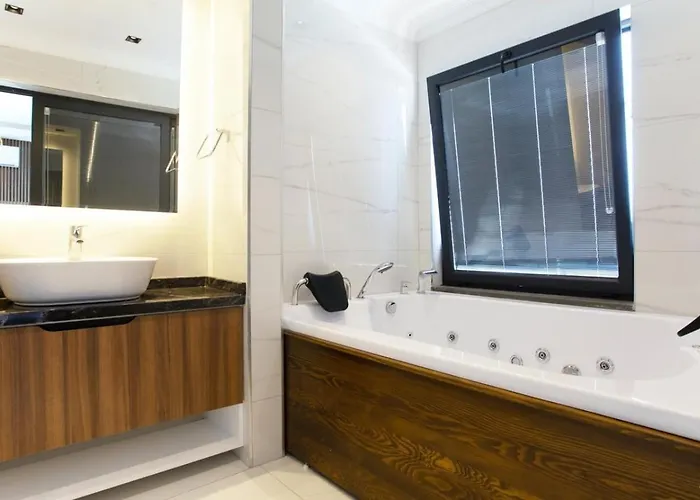 Oeluedeniz 4 Bedroom With Private Pool Hot Tub * Fethiye