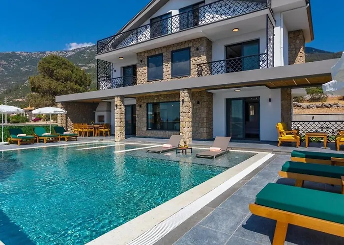 Oeluedeniz 4 Bedroom With Private Pool Hot Tub