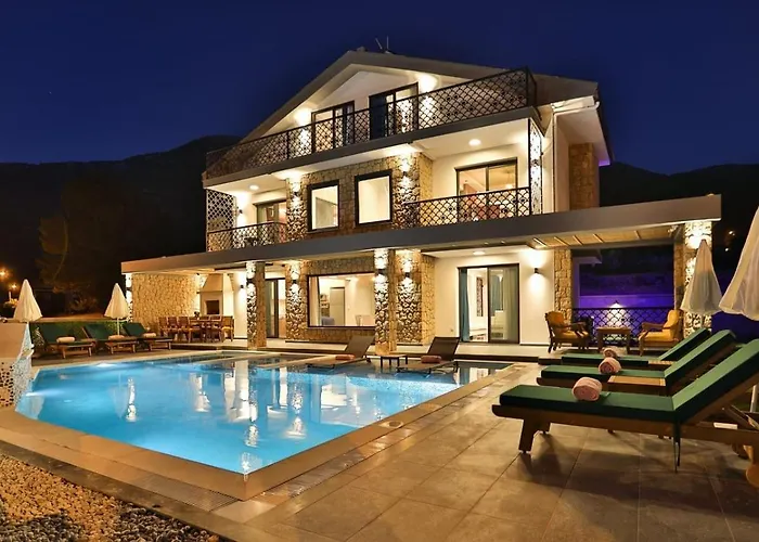 Villa Oeluedeniz 4 Bedroom With Private Pool Hot Tub