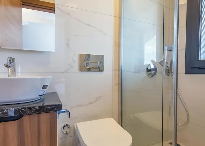 Oeluedeniz 4 Bedroom With Private Pool Hot Tub Villa