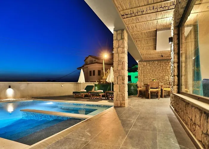 Oeluedeniz 4 Bedroom With Private Pool Hot Tub *